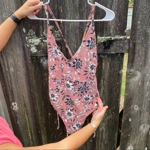 🟣 SOLD! Today Only $5 One-piece Cross-back Swimsuit